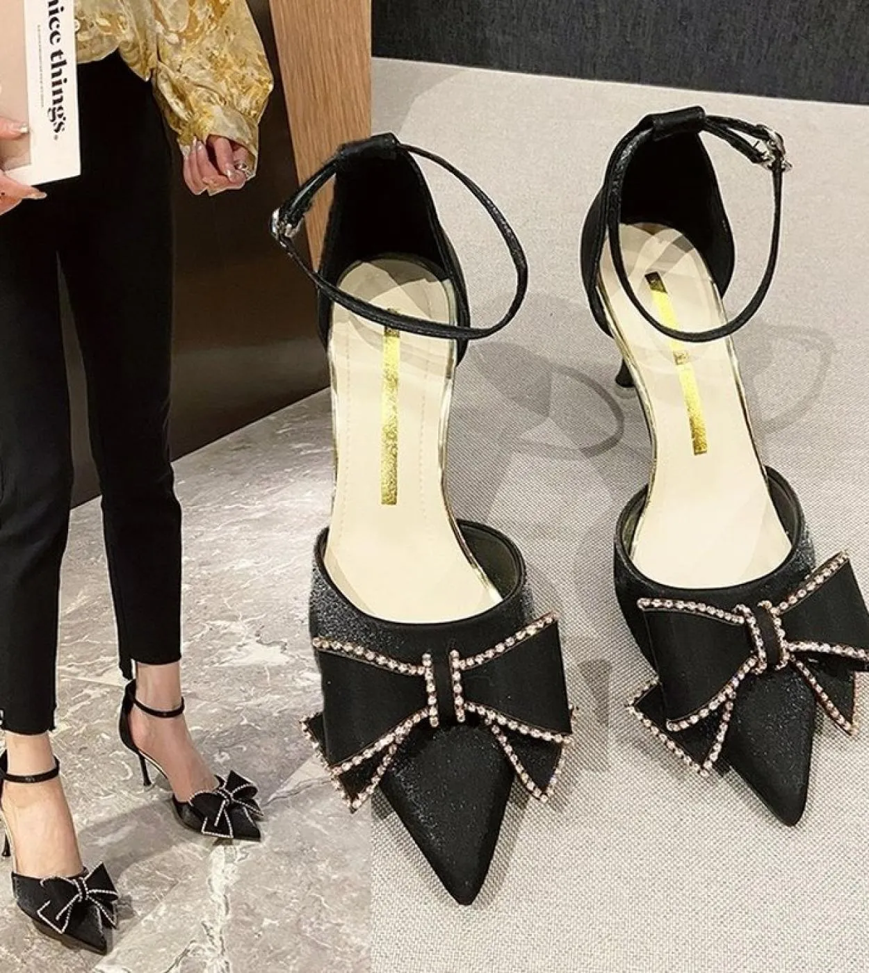 2022 Sandali dolci Sandali estivi Donna New Pointed Fairy Bow Tacco medio Baotou Diamond Tacco sottile Scarpe Tacco alto