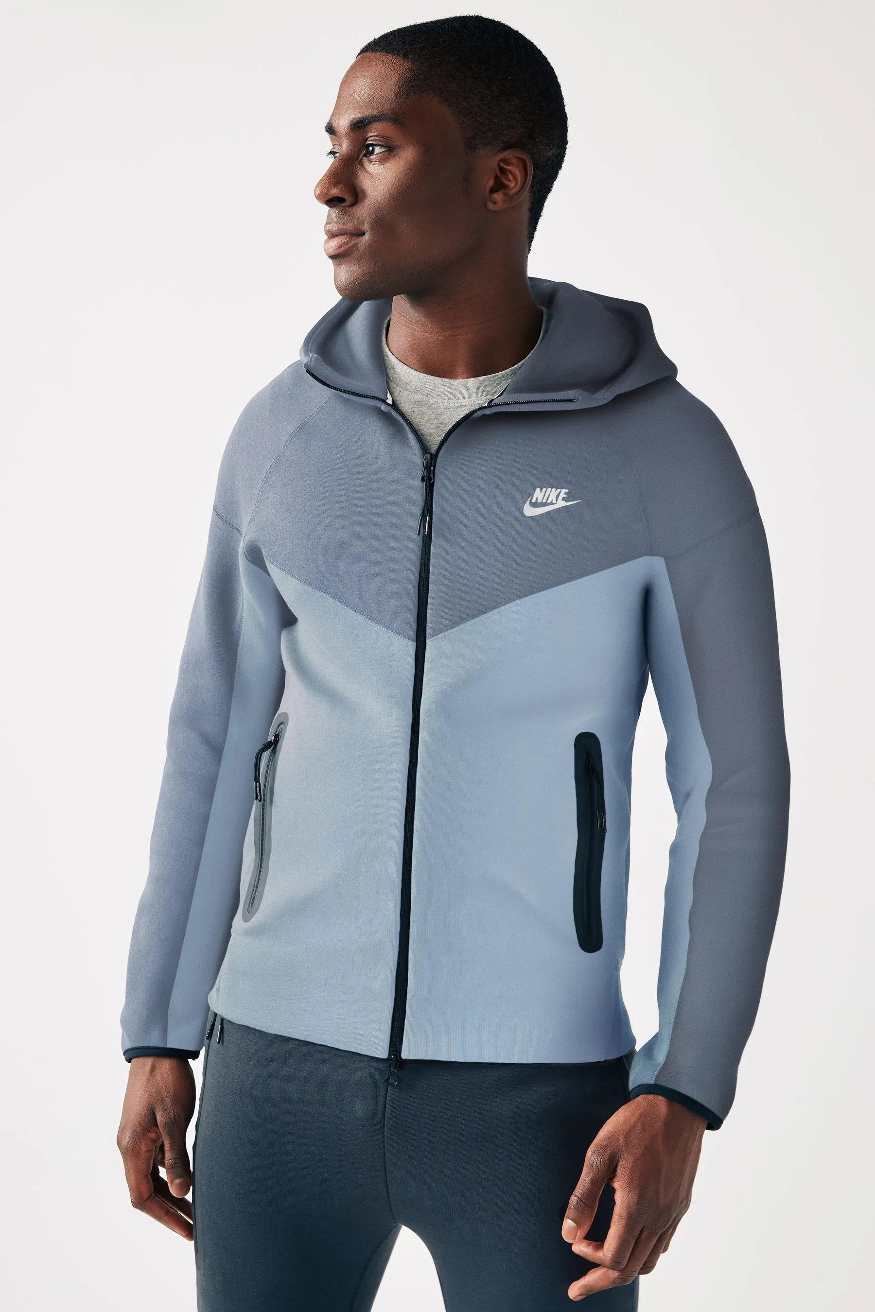 Nike - Felpa tecnica in pile con zip e cappuccio