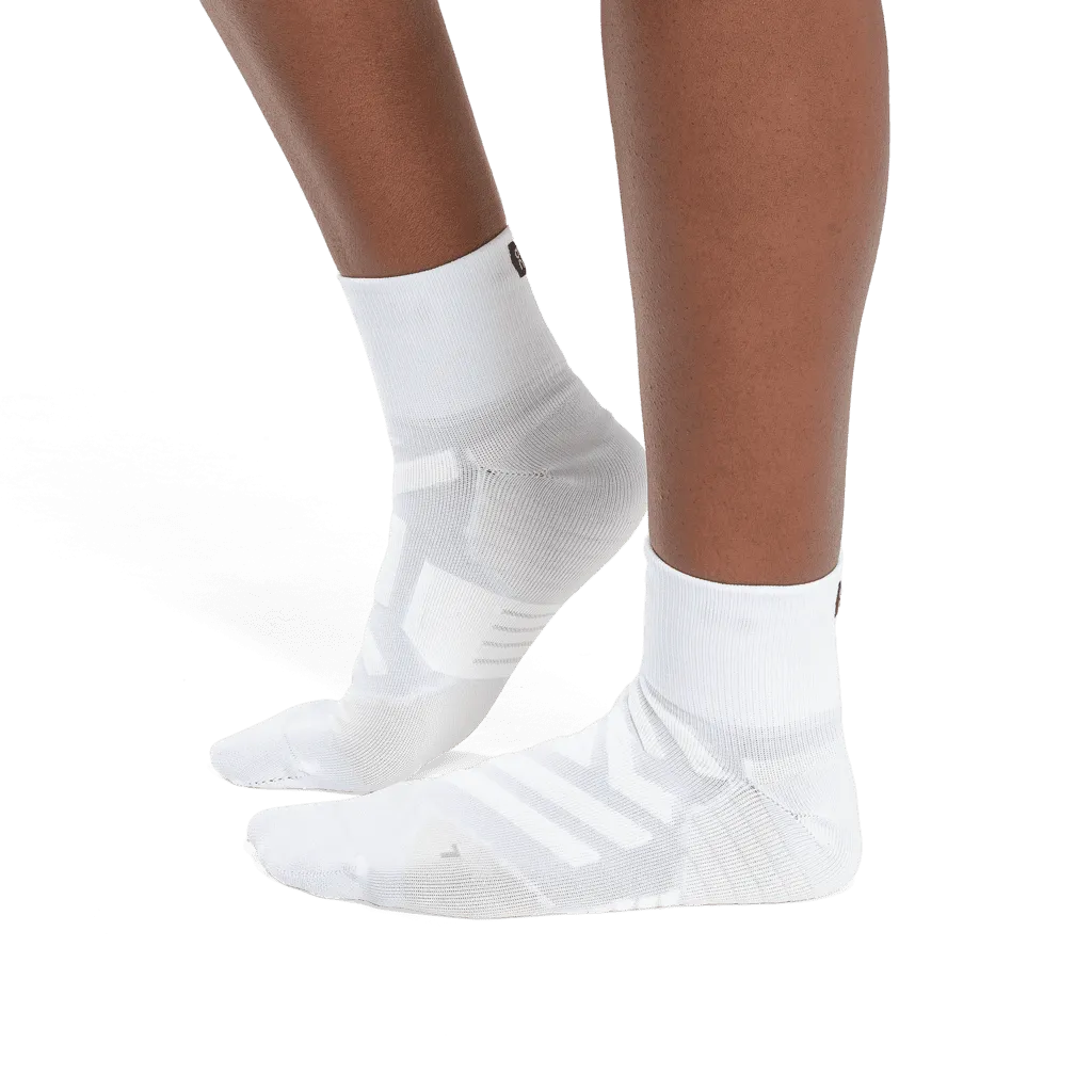 On Running Women Performance Mid Sock - White / Ivory