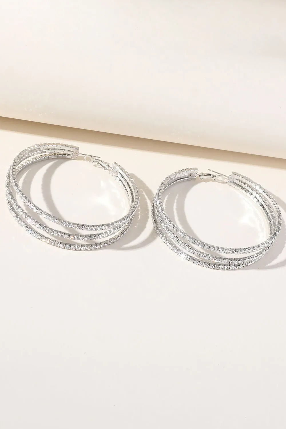 Orecchini a cerchio rotondi con strass in argento