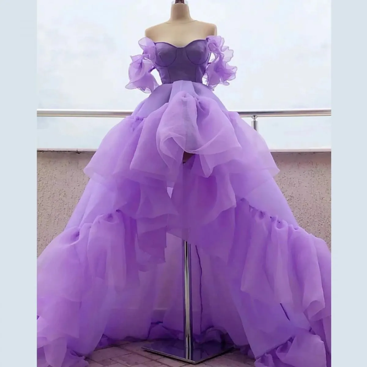 Spalle Abito da sposa principessa Abiti da ballo Abito da ballo principessa Spalla viola